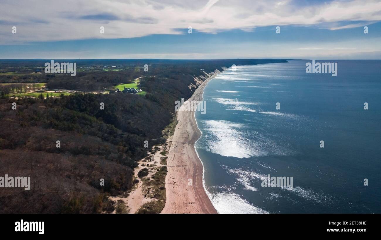 Drone Blick auf einen Golfplatz in Riverhead Köder Hallow Long Island New York Stockfoto