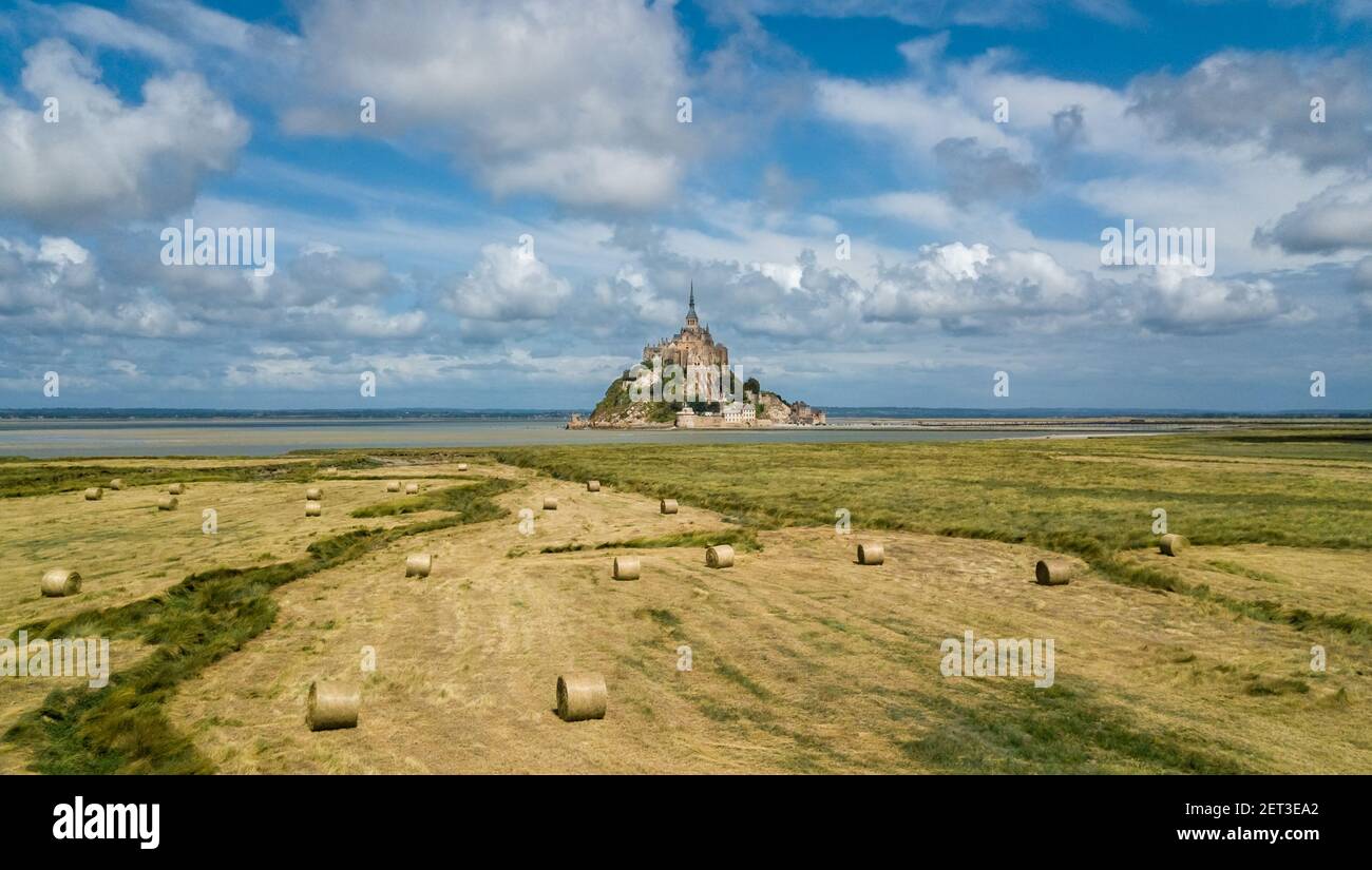 Panorama Drohnenansicht des berühmten Mont Saint Michel Saint Michaels Berg in der Bretagne Frankreich Stockfoto