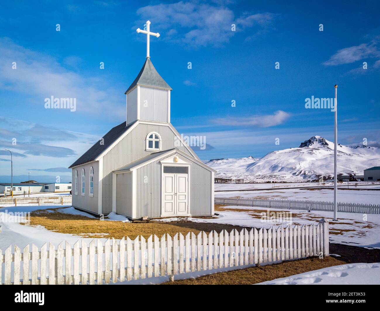 Im traditionellen Stil Kirche im Dorf Bakkagerdi, in North East Iceland Stockfoto