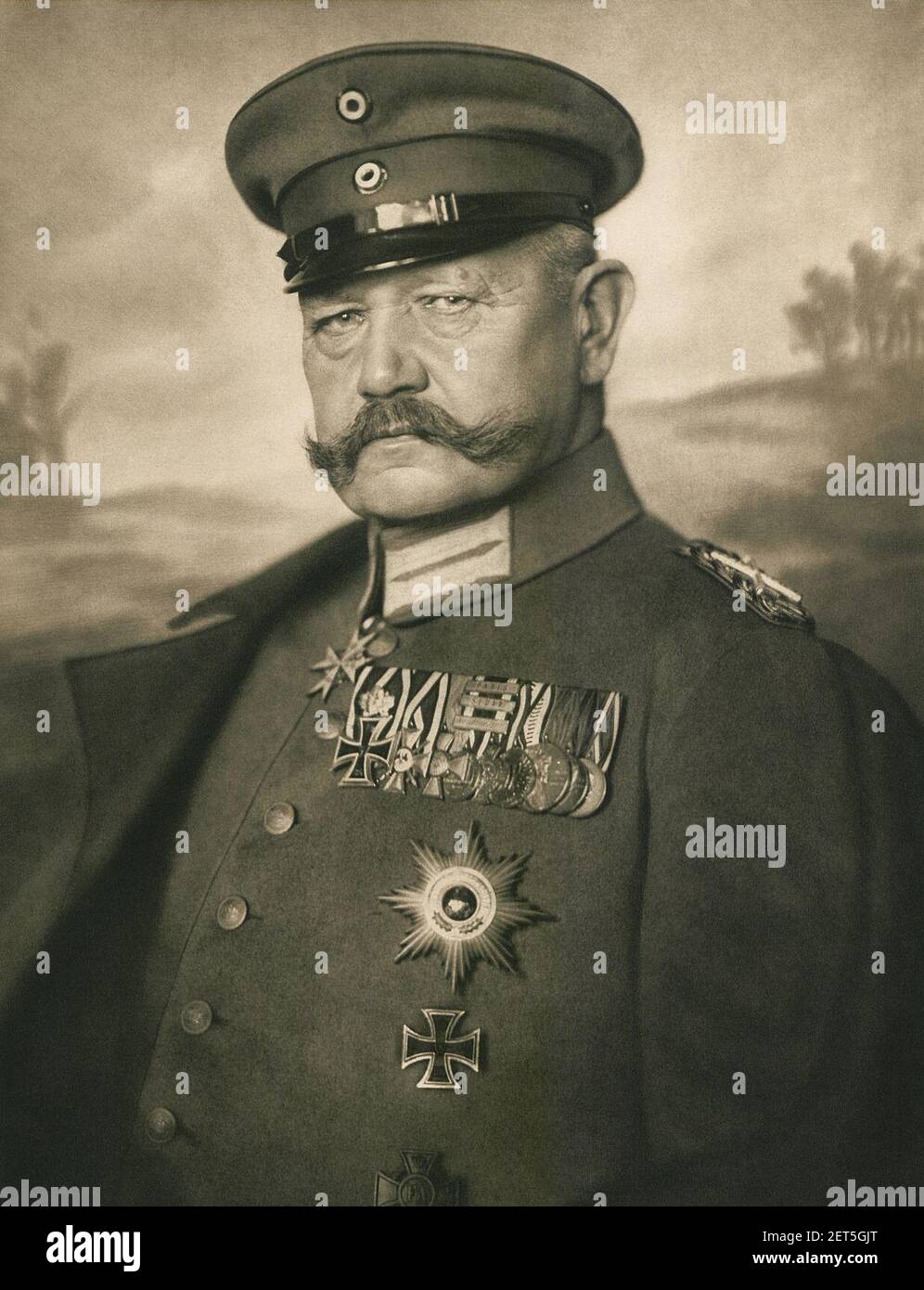 Paul von Hindenburg (1914) von Nicola Perscheid (beschnitten). Stockfoto