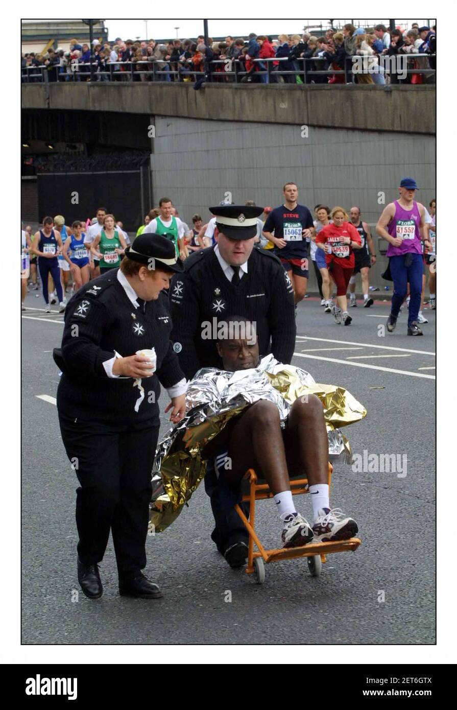 The London Marathonpic David Sandison 14/4/2002 Stockfoto