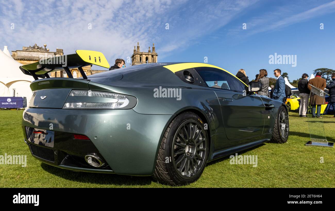 Aston Martin Vantage GT3 Rennwagen auf der Ausstellung Der Concours d’Elegance fand am 26. September im Schloss Blenheim statt 2020 Stockfoto