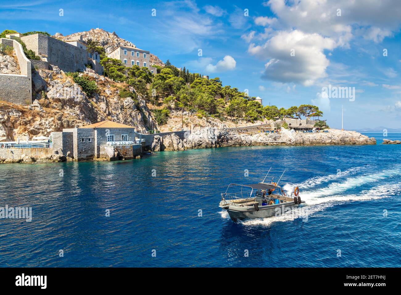 Boote auf Hydra Insel in einem Sommertag in Griechenland Stockfoto