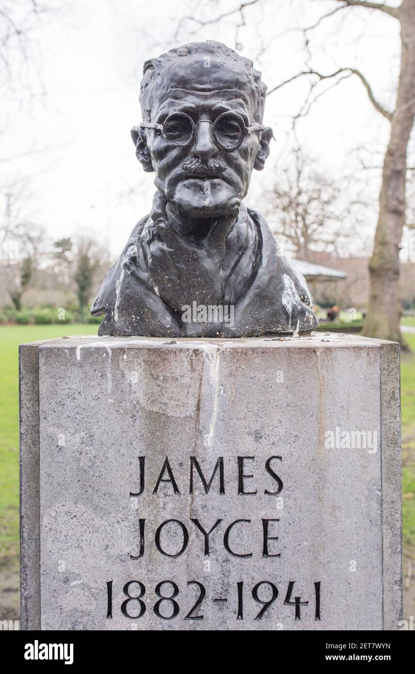 James Joyce Büste. Modelliert von Marjorie Fitzgibbon. St. Stephen Green, Dublin, Irland Stockfoto