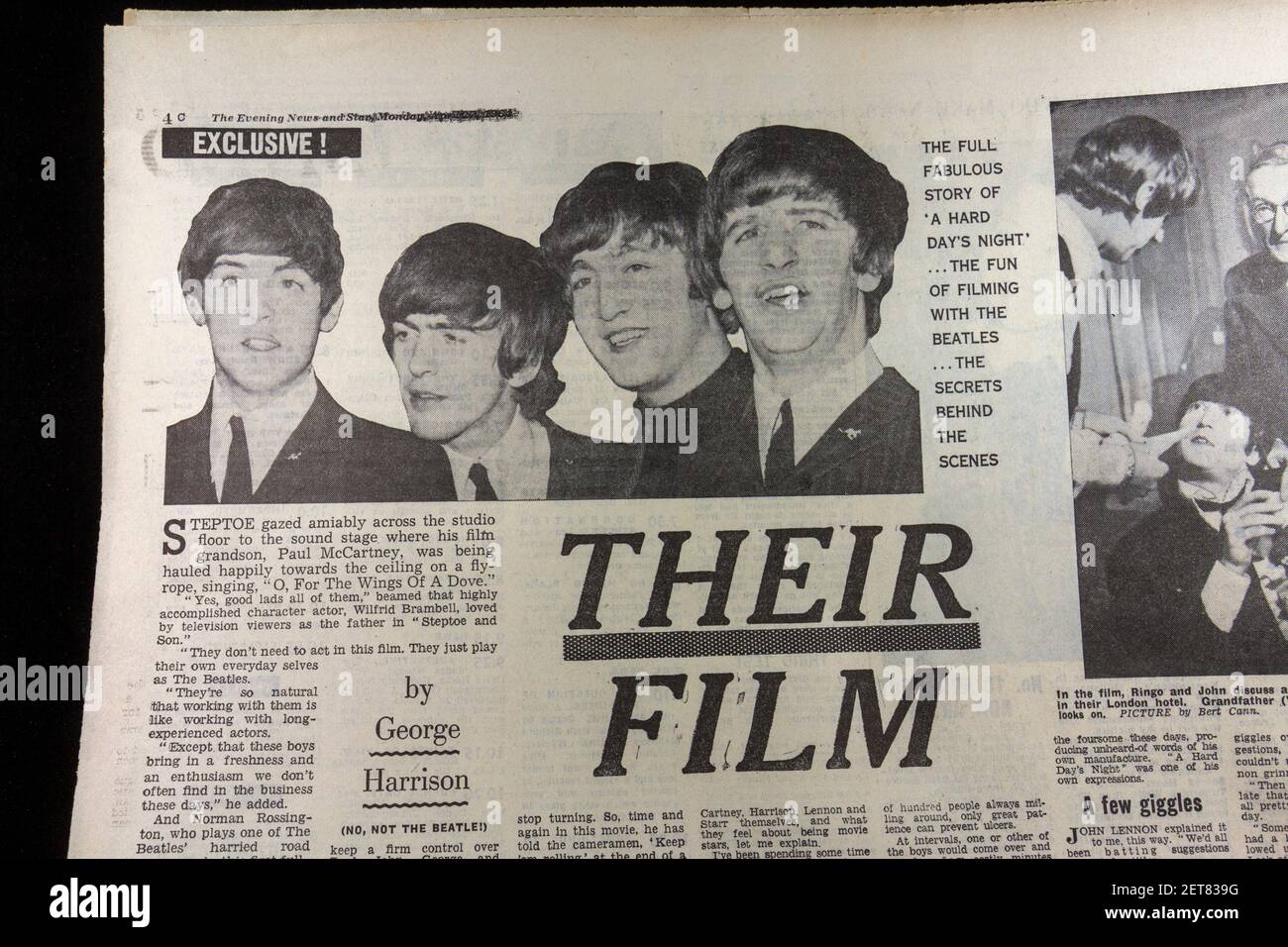 Artikel über den neuen Beatles-Film "A Hard Days Night", in der Evening News Zeitung (Montag, 27th. April 1964), London, Großbritannien. Stockfoto