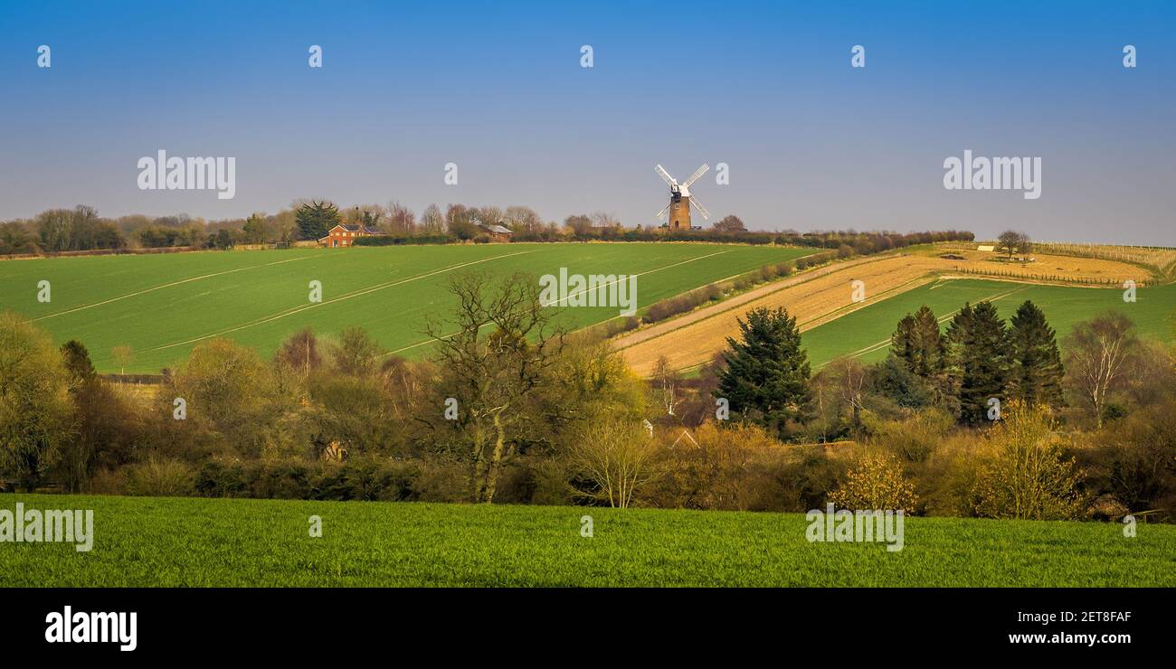Wilton Windmill liegt in der Nähe von Great Bedwyn in der englischen Grafschaft Wiltshire, nicht weit von Hungerford. Stockfoto