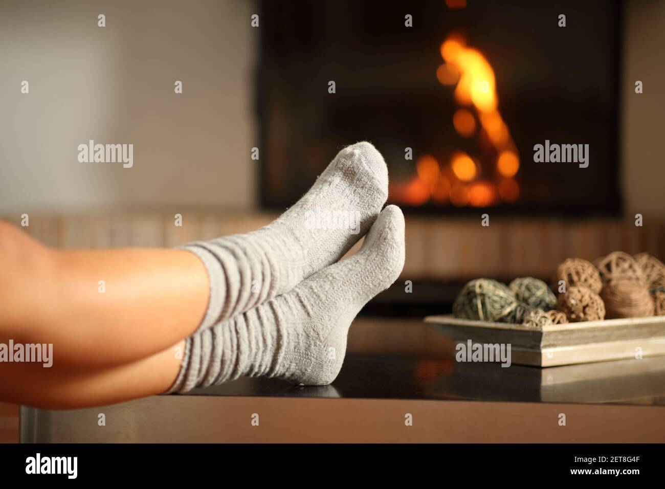 Teen feet socks -Fotos und -Bildmaterial in hoher Auflösung – Alamy
