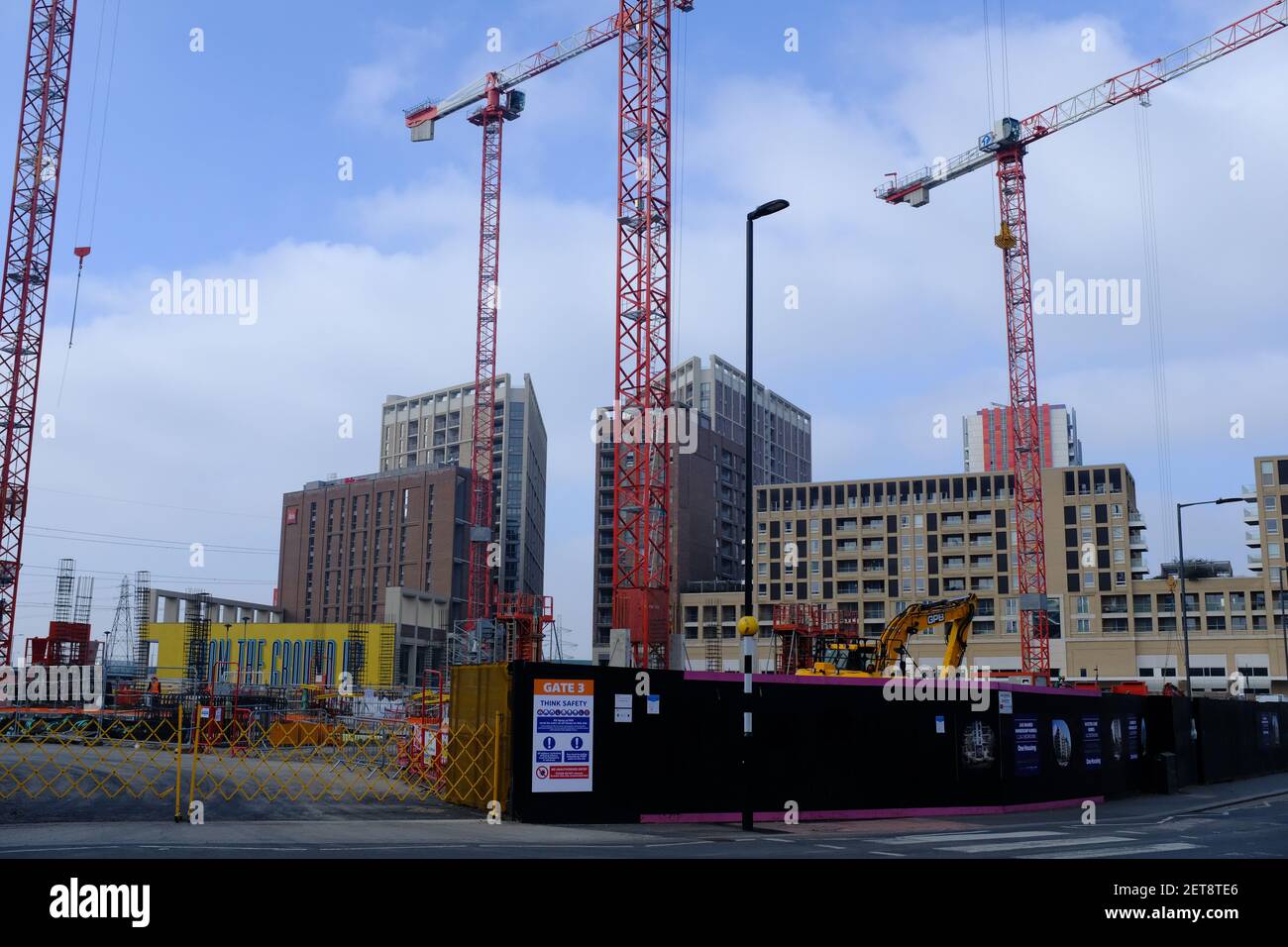 CANNING TOWN, LONDON - 1st. MÄRZ 2021: Bau des neuen Hausregenerationsprogramms Hallsville Quarter Phase 3 in East London. Stockfoto