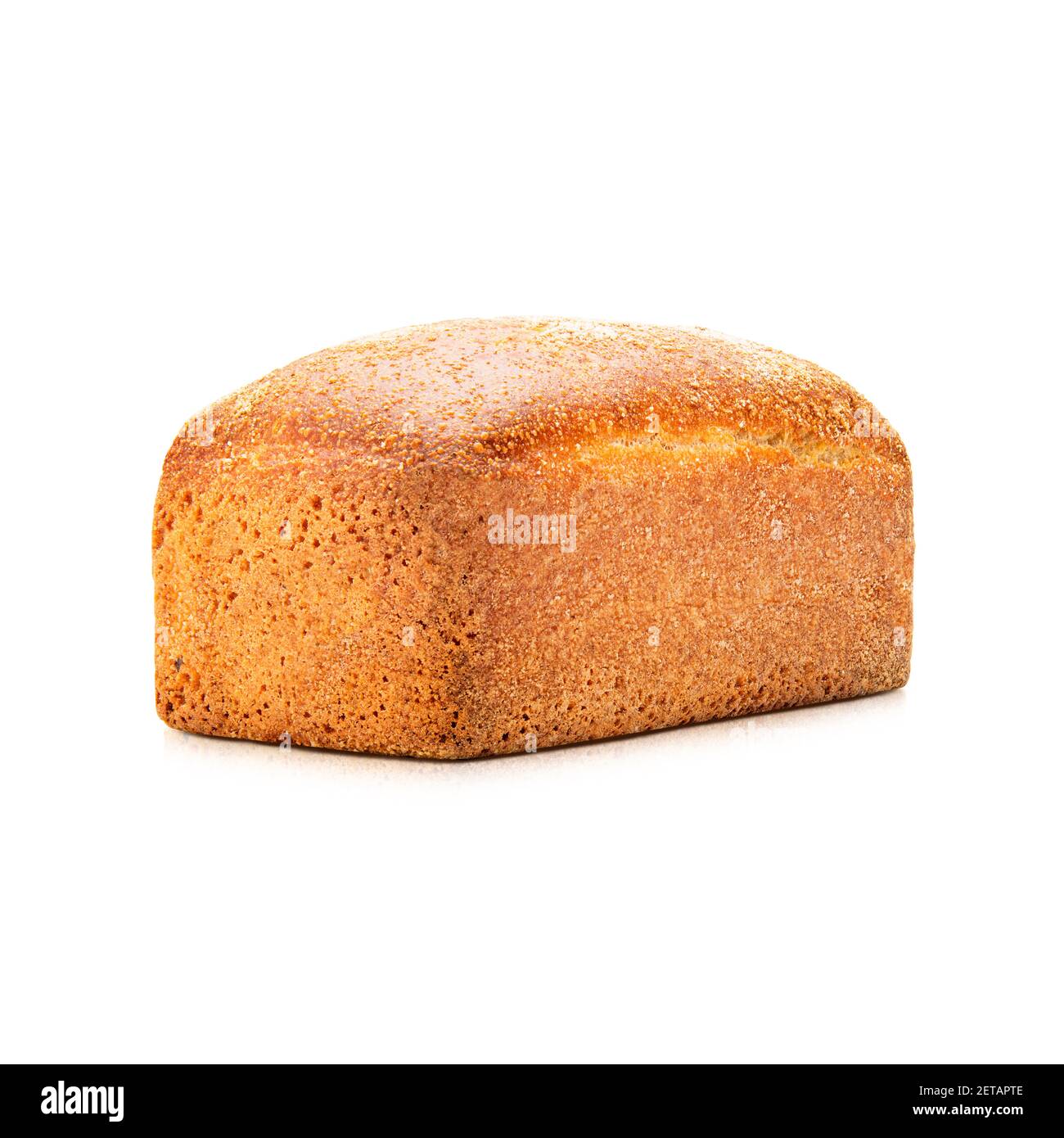 Gebackenes Blockbrot isoliert auf weißem Hintergrund. Stockfoto