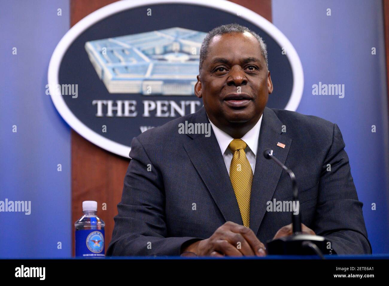 US-Verteidigungsminister Lloyd J. Austin III, nimmt an einem Black History Month virtuellen Engagement mit dem Verteidigungsministerium High School Studenten von Fort Knox und Fort Campbell High Schools im Pentagon 26. Februar 2021 in Arlington, Virginia. Stockfoto