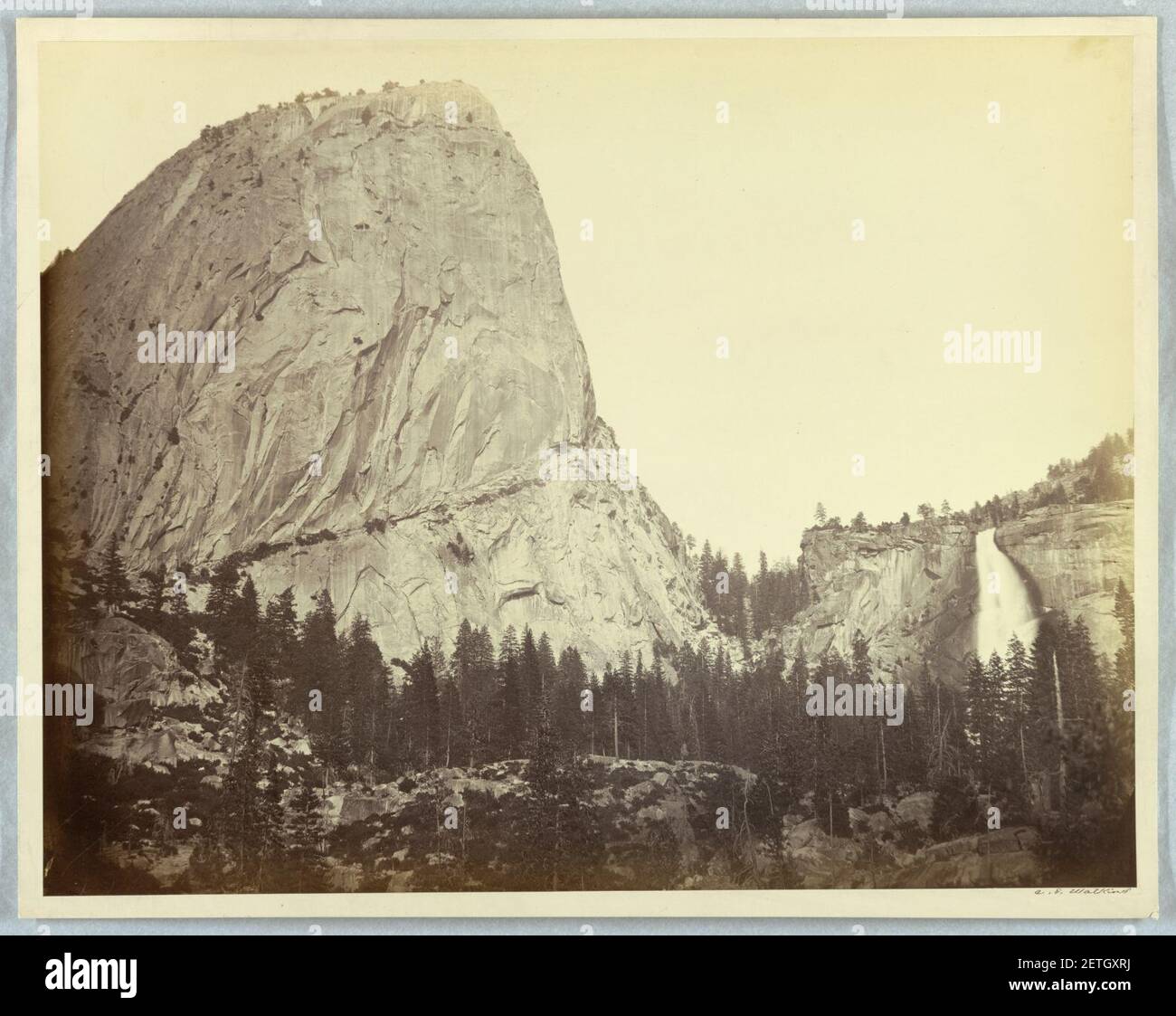 Foto, Mount Broderick, Nevada Falls, 700 Fuß, Yosemite, 1861–66 Stockfoto