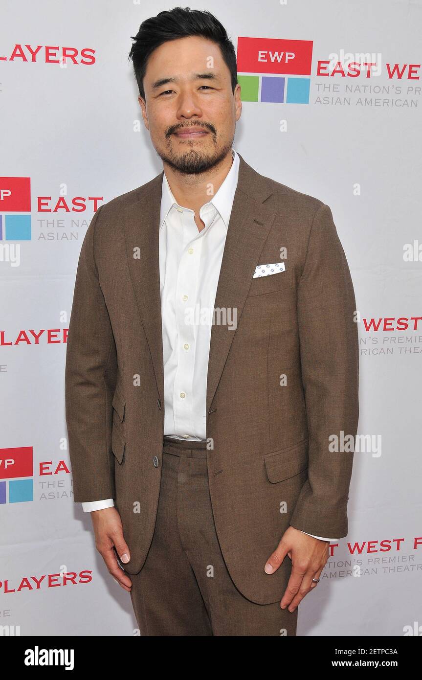 Randall Park im East West Players' 'RADIANT' 51st Anniversary Visionary Awards, die am Montag, den 24. April 2017, im Hilton Universal City in Universal City, CA, verliehen werden. (Foto von Sthanlee B. Mirador) *** Bitte benutzen Sie das Credit-Feld *** Stockfoto
