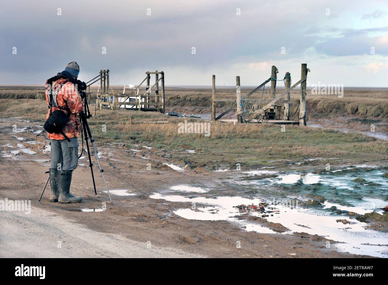 Landschaftsfotograf bei der Arbeit thornham Norden norfolk england Stockfoto