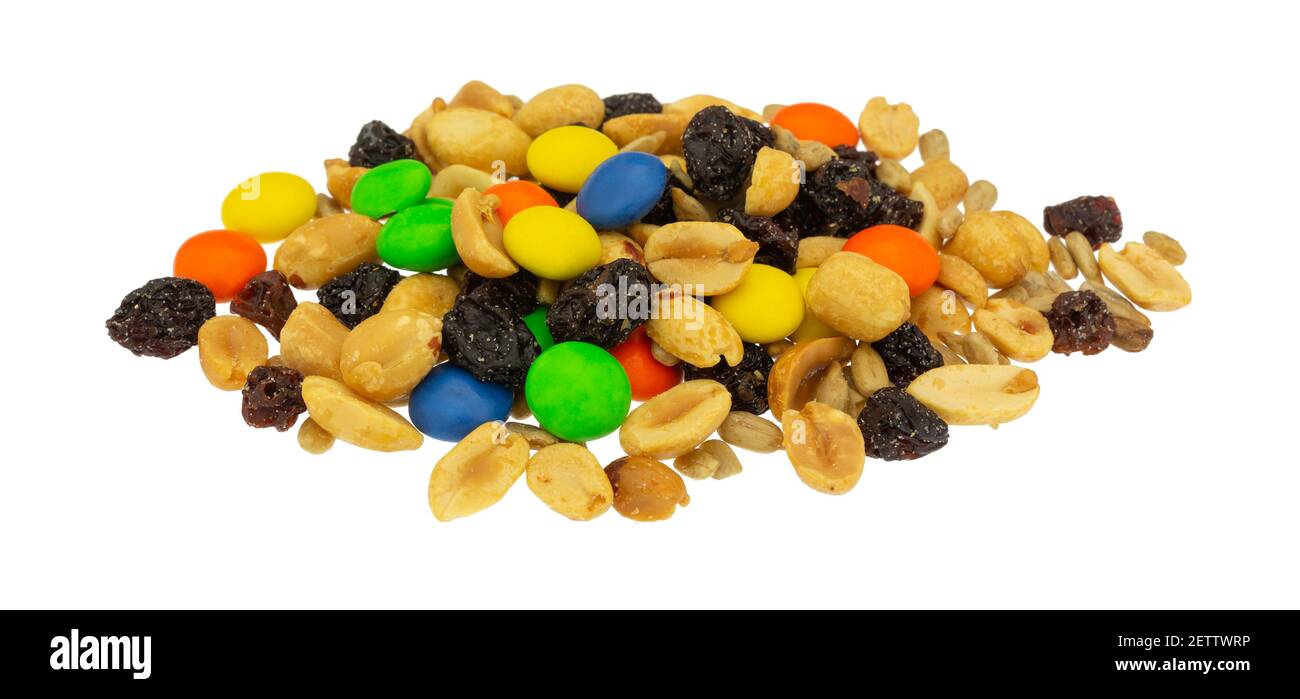 Süß und salzig Trail Mix isoliert auf einem weißen Hintergrund Seitenansicht. Stockfoto