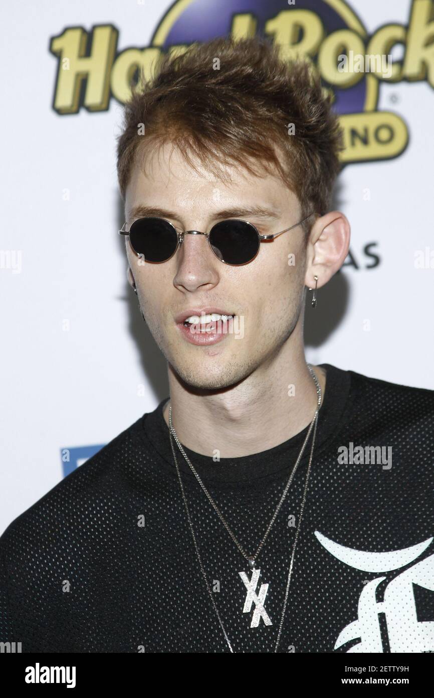 Machine Gun Kelly kommt für Machine Gun Kelly feiert Memorial Day