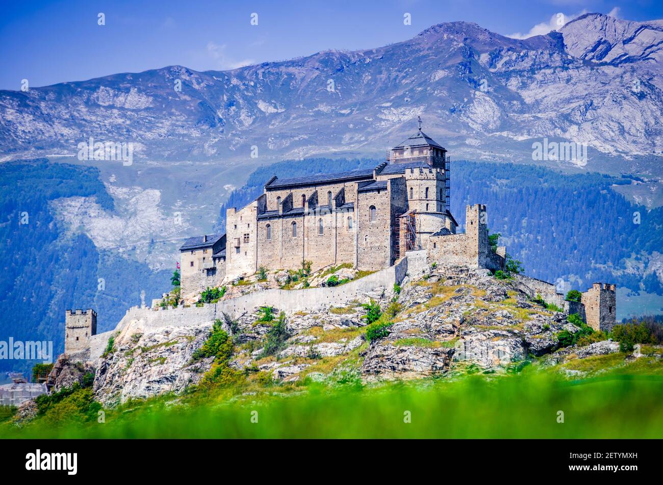 Sion, Schweiz. Notre-Dame de Valere, befestigte Kirche im Kanton Wallis, Schweizer mittelalterliches Wahrzeichen. Stockfoto