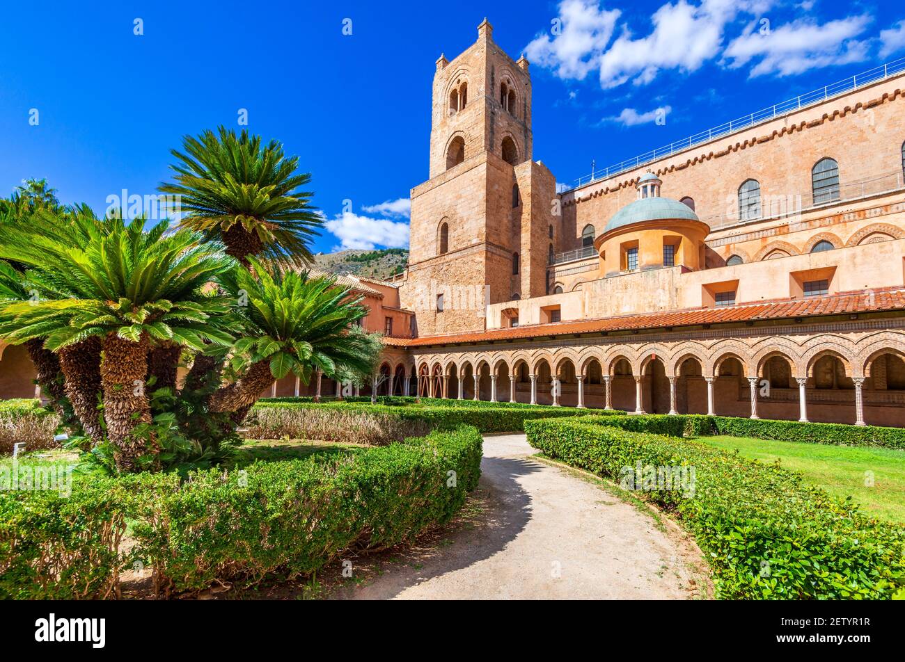 Monreale, Palermo. Normannisch-byzantinische Kathedrale in Sizilien, Italien mit Blick auf Palermo Stadt. Stockfoto