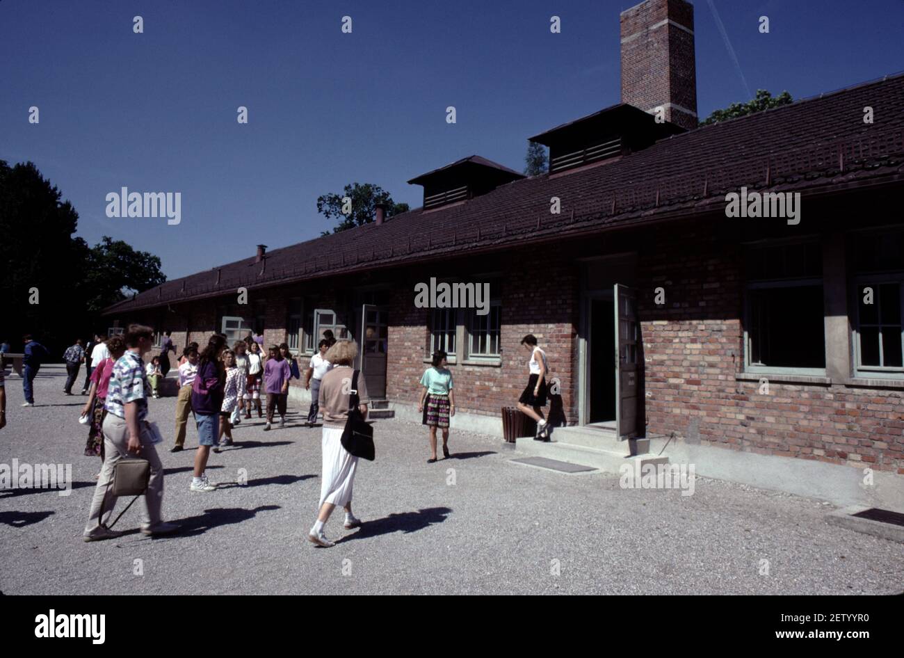 Dachau, Deutschland. 6/26/1990. Museum Des Konzentrationslagers Dachau. 22. März 1933 bis 29. April 1945. Erstes Lager, das vom Nazireich erbaut wurde. Vintage-Bilder von Kasernen, Gebäuden und Lageranordnung. Stockfoto