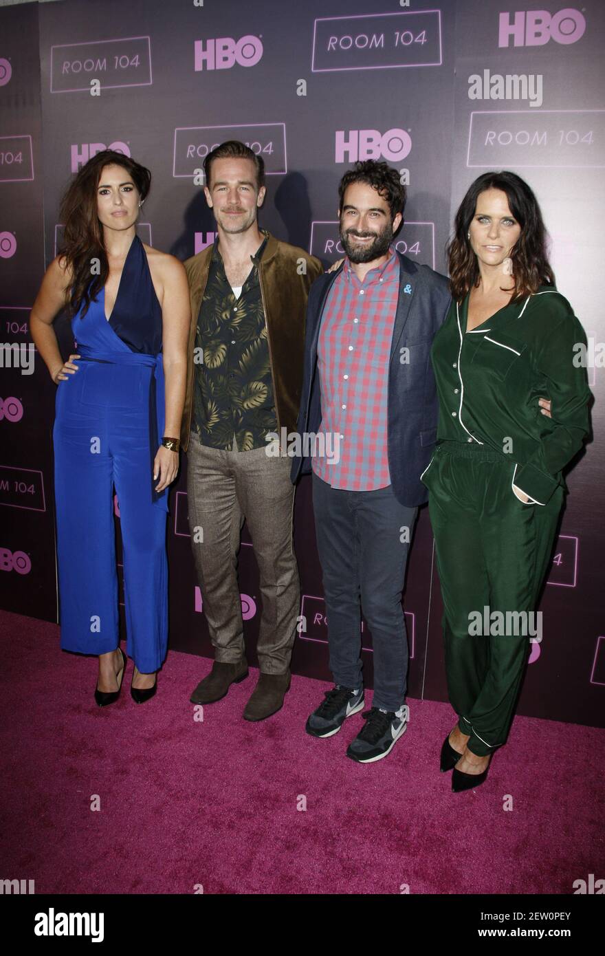 Die Schauspieler Davie-Blue, James Van der Beek, der Produzent Jay Duplass und die Schauspielerin Amy Landecker nehmen am 27. Juli 2017 in Hollywood, Kalifornien, an der Premiere von HBO's 'Room 104' im Cinespia auf dem Hollywood Forever Cemetery Teil. (Foto von Crash/imageSPACE) *** Bitte nutzen Sie Credit from Credit Field *** Stockfoto