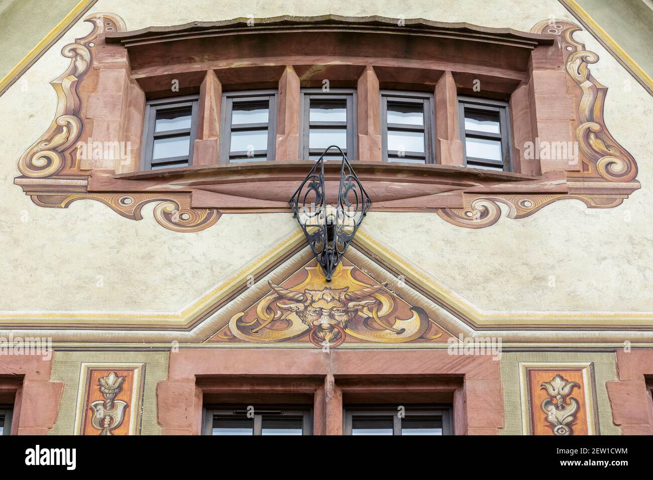 Frankreich, Bas Rhin, Selestat, Fassade des Juwelier- und Uhrenherstellers Roelly Laden und Werkstatt in der Rue des Chevaliers (Chevaliers Straße) Stockfoto