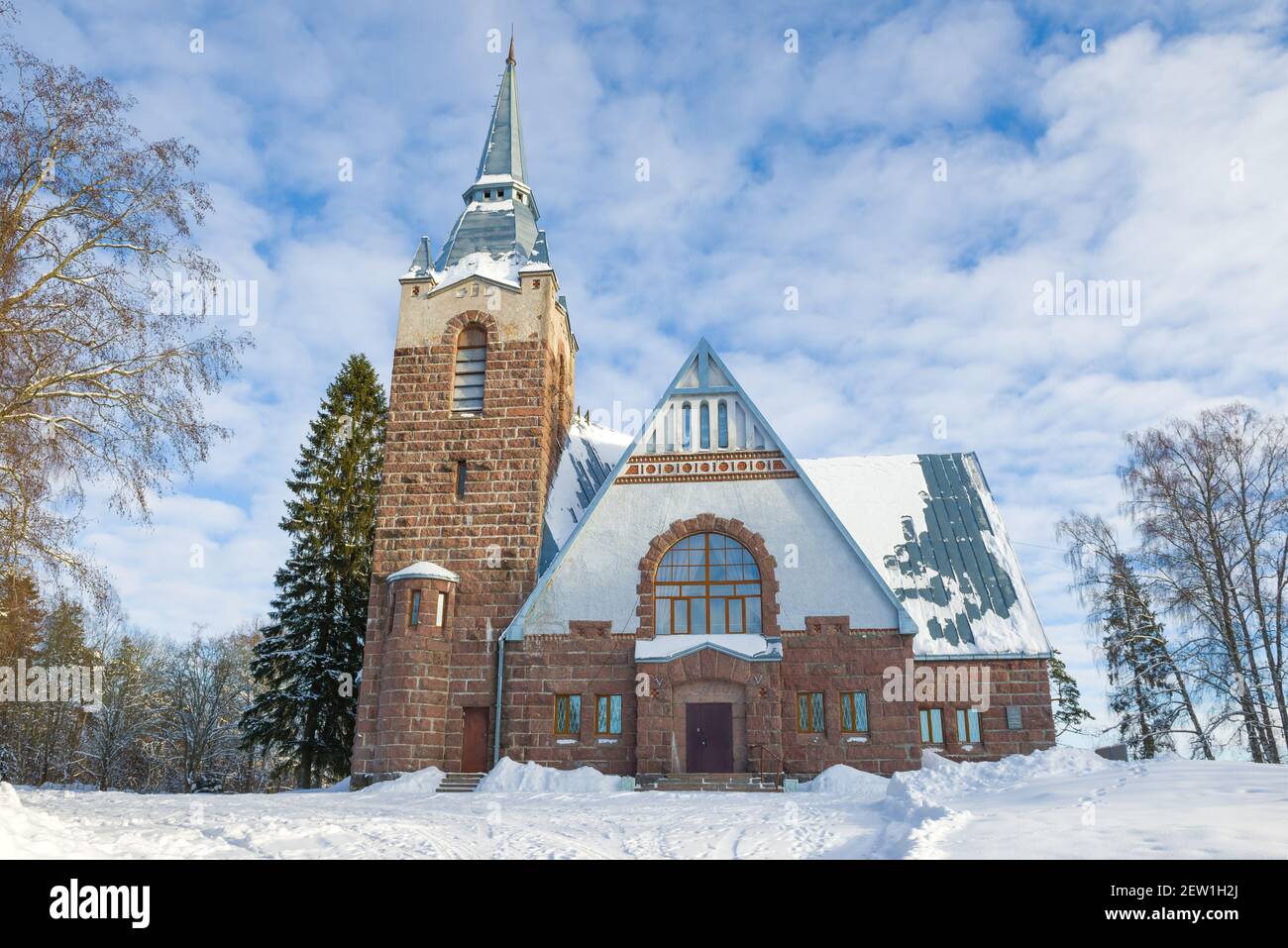 Alte lutherische Kirche von Rjaisyalya Februar Nachmittag. Melnikovo. Leningrad, Russland Stockfoto