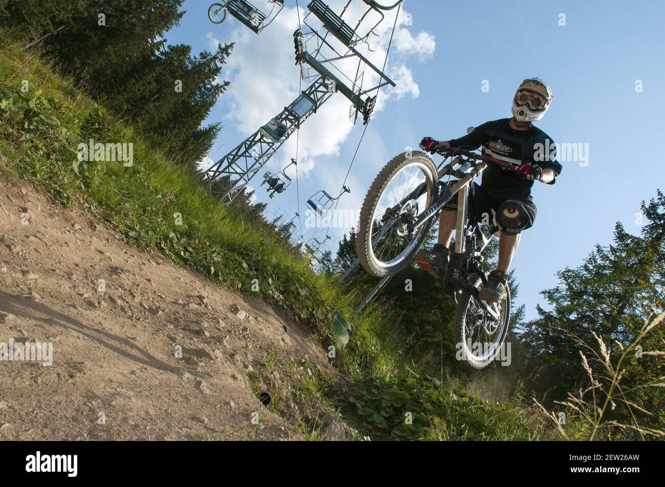 Schweiz, Kanton Wallis, Morgins, Mountainbike Downhill im Ort Stockfoto