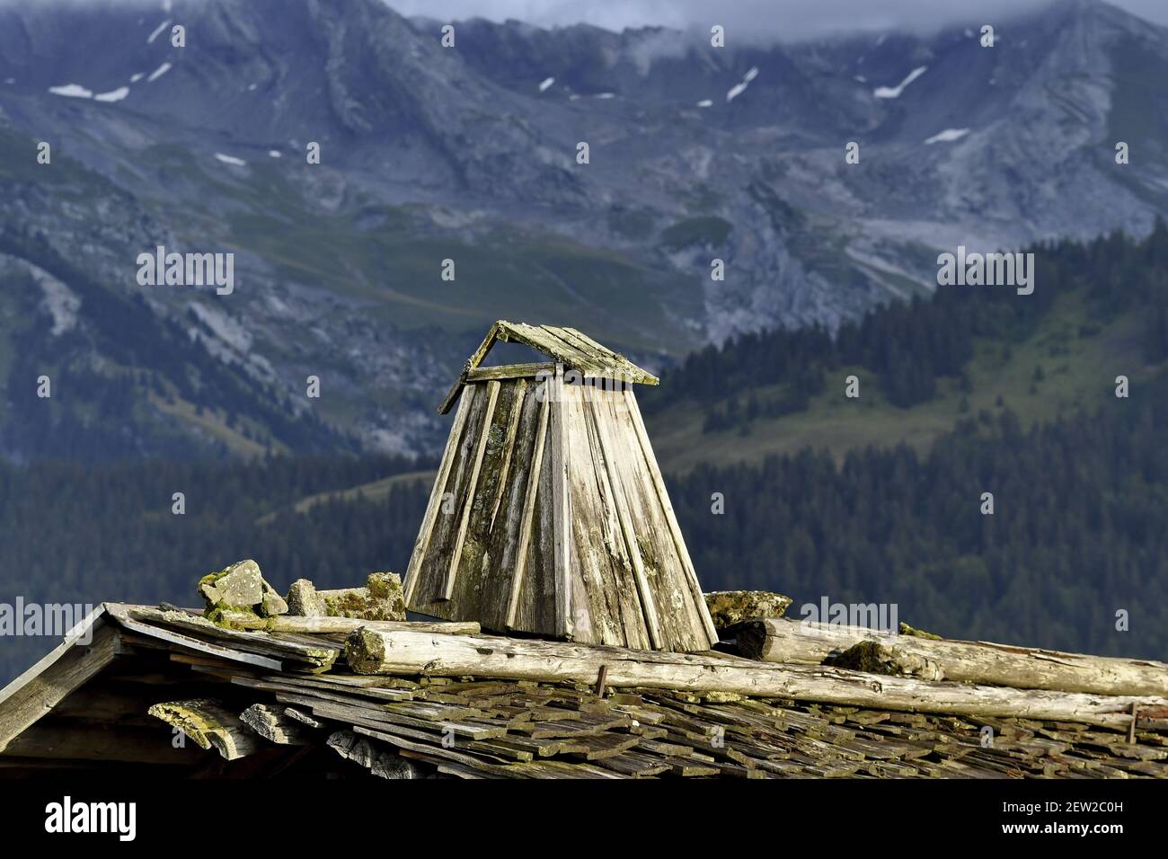 Frankreich, Haute Savoie, Holzbau, Chalets, Kamin, Aravis Kette Stockfoto