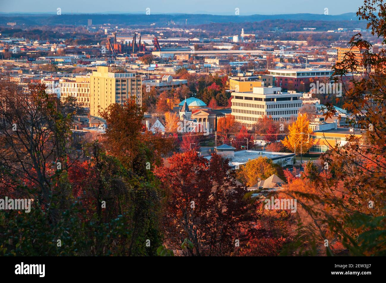 Birmingham vom Gipfel entlang Red Mountain, Birmingham, Alabama, USA, Nordamerika aus gesehen Stockfoto