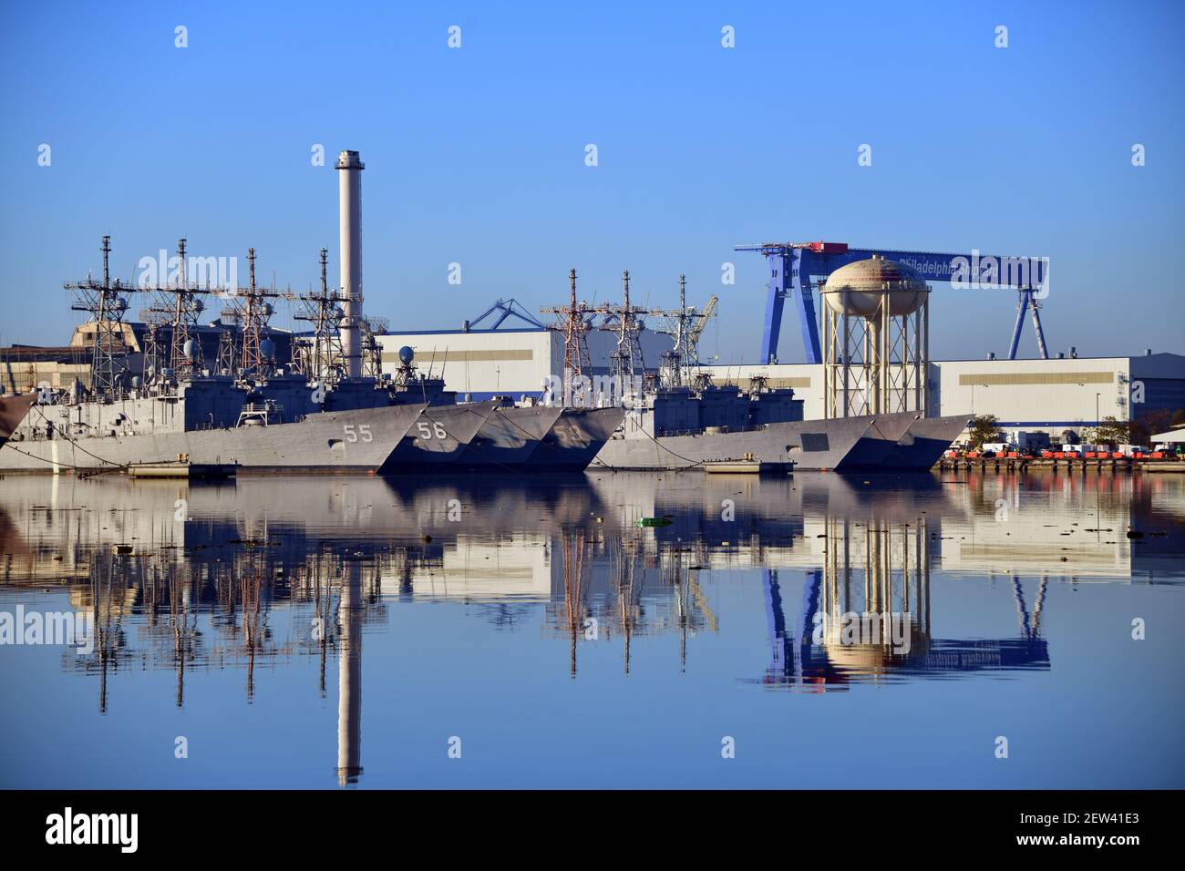 Stillgelegte USN-Schiffe an der Andockseite in Philadelphia Stockfoto