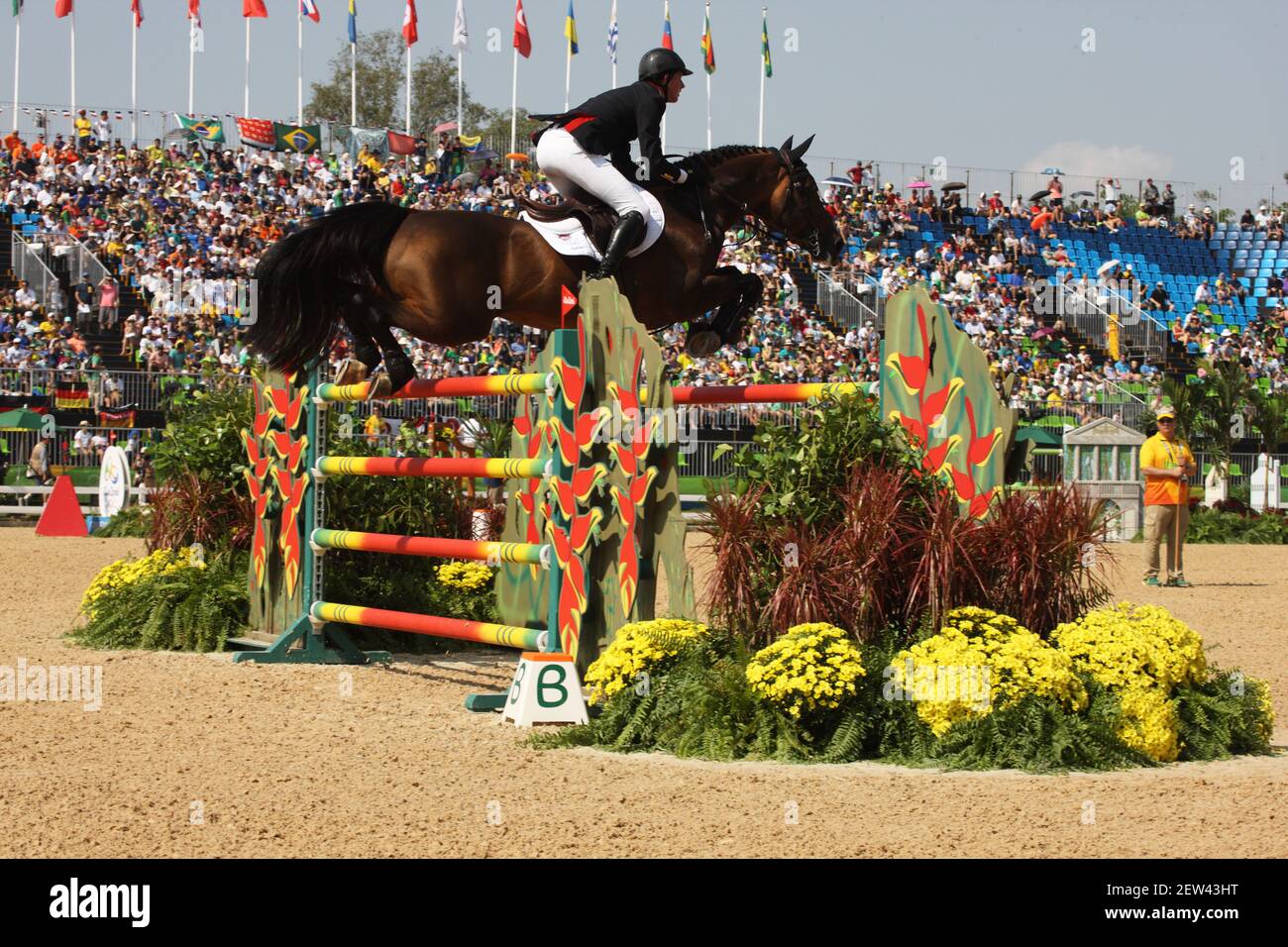 Ben Maher aus Großbritannien mit Tic Tac bei den Olympischen Spielen 2016 in Rio de Janeiro, Brasilien Stockfoto