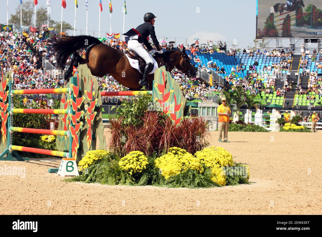 Ben Maher aus Großbritannien mit Tic Tac bei den Olympischen Spielen 2016 in Rio de Janeiro, Brasilien Stockfoto