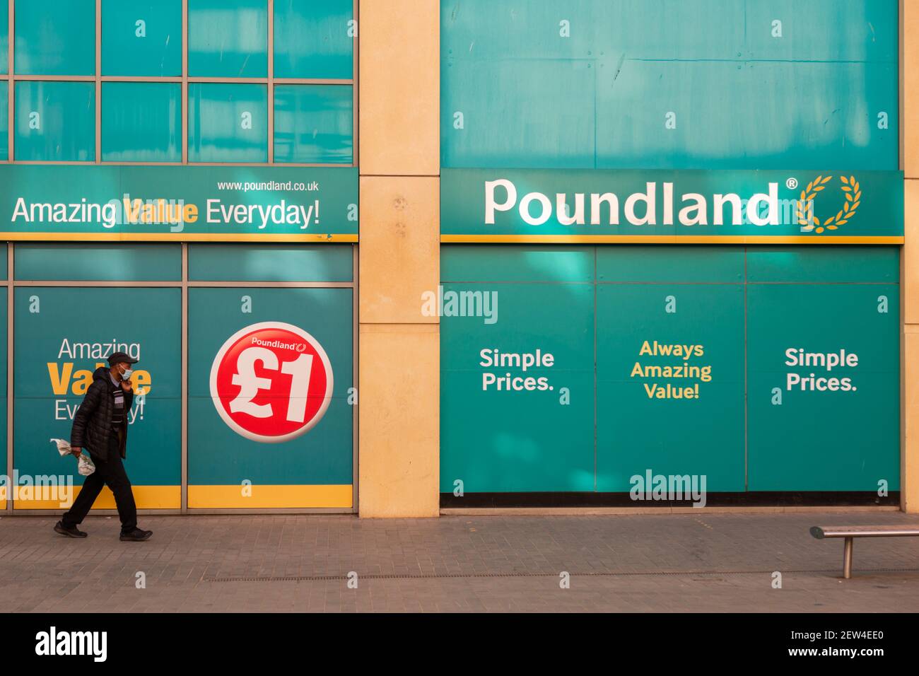 Poundland Shop Exterieur, UK 2021 Stockfoto