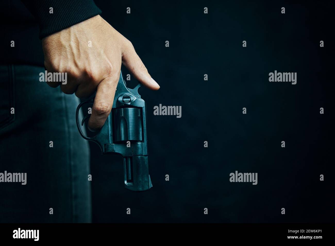 Versteckte Waffe Stockfotos Und Bilder Kaufen Alamy