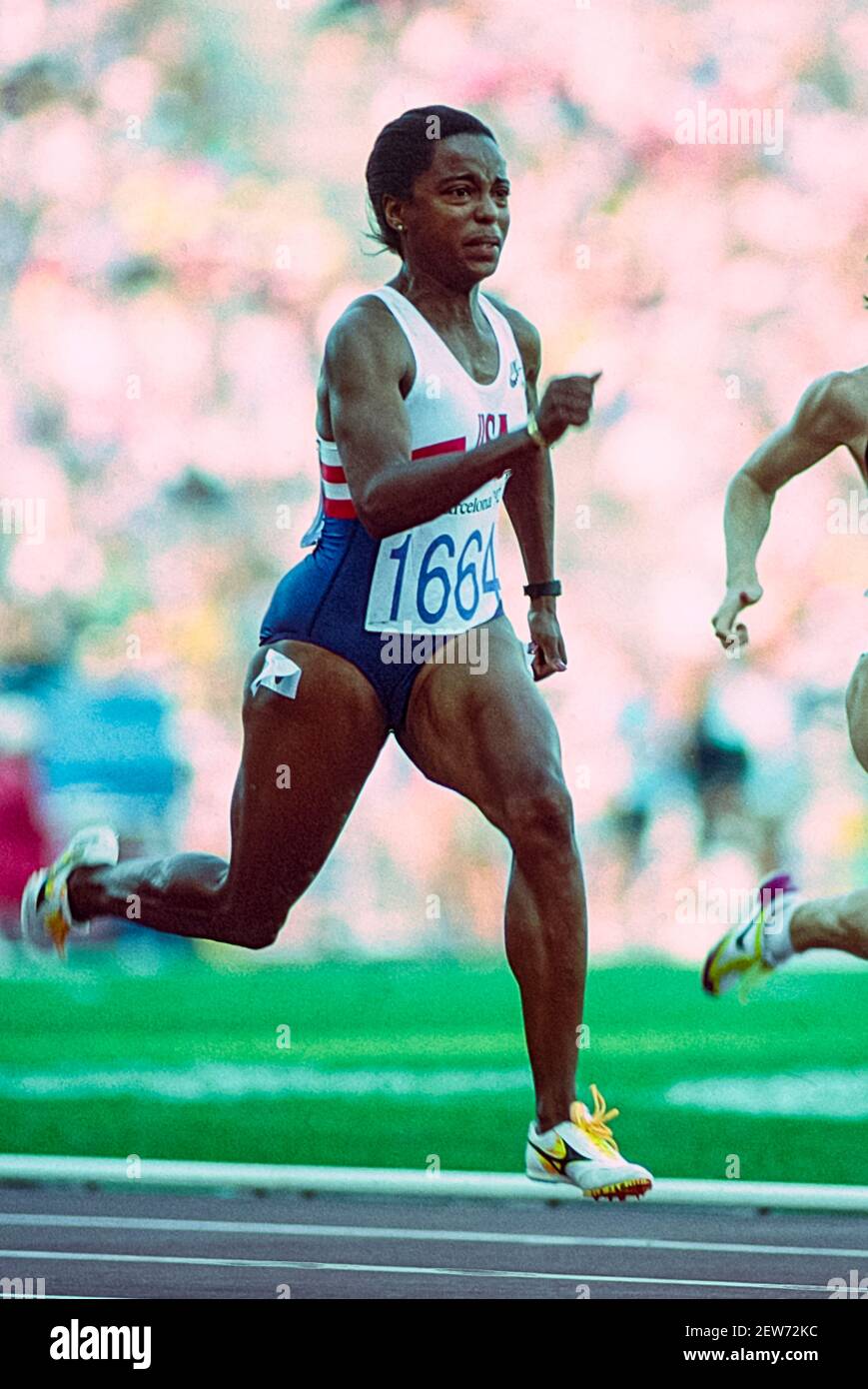 Evelyn Ashford (USA) im Wettbewerb bei den Frauen 100 Meter bei den Olympischen Sommerspielen 1992 Stockfoto