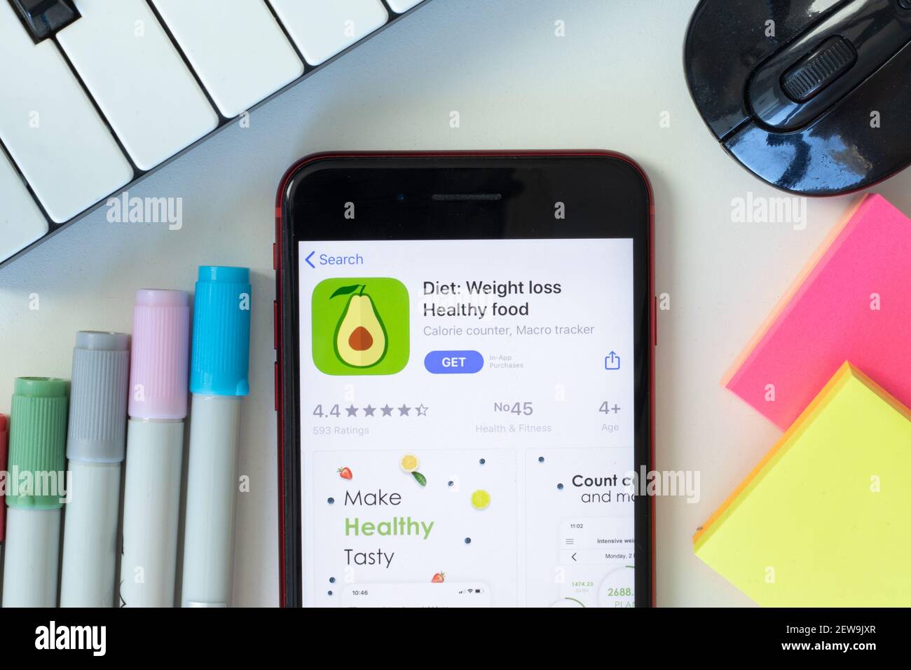 New York, USA - 2. März 2021: Ernährung: Weight Loss Healthy Food mobile App-Symbol auf dem Handy-Bildschirm, illustrative Editorial Stockfoto