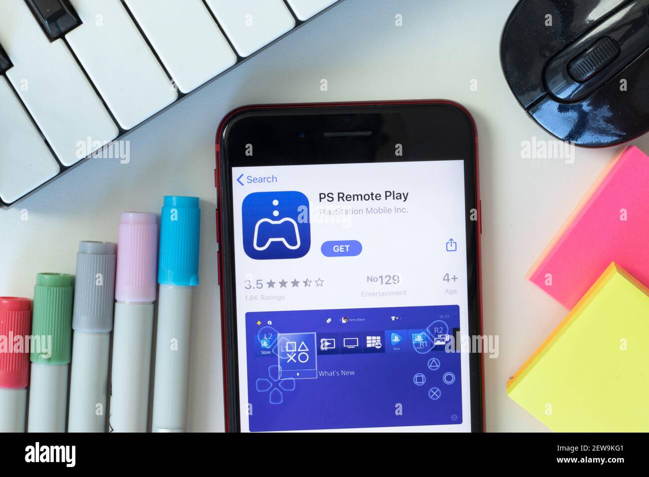 New York, USA - 2. März 2021: PS Remote Play Mobile App-Symbol auf dem Telefonbildschirm, illustrative Editorial Stockfoto