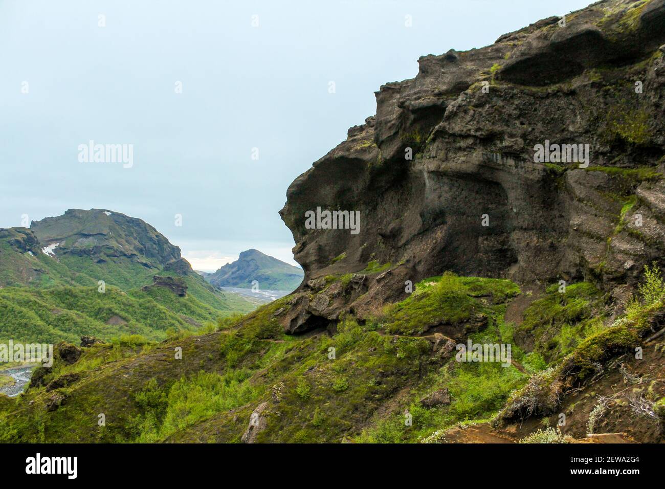 Riesige Lavaformationen in Thorsmoerk, Fimmvorduhals Wanderweg in Island Stockfoto