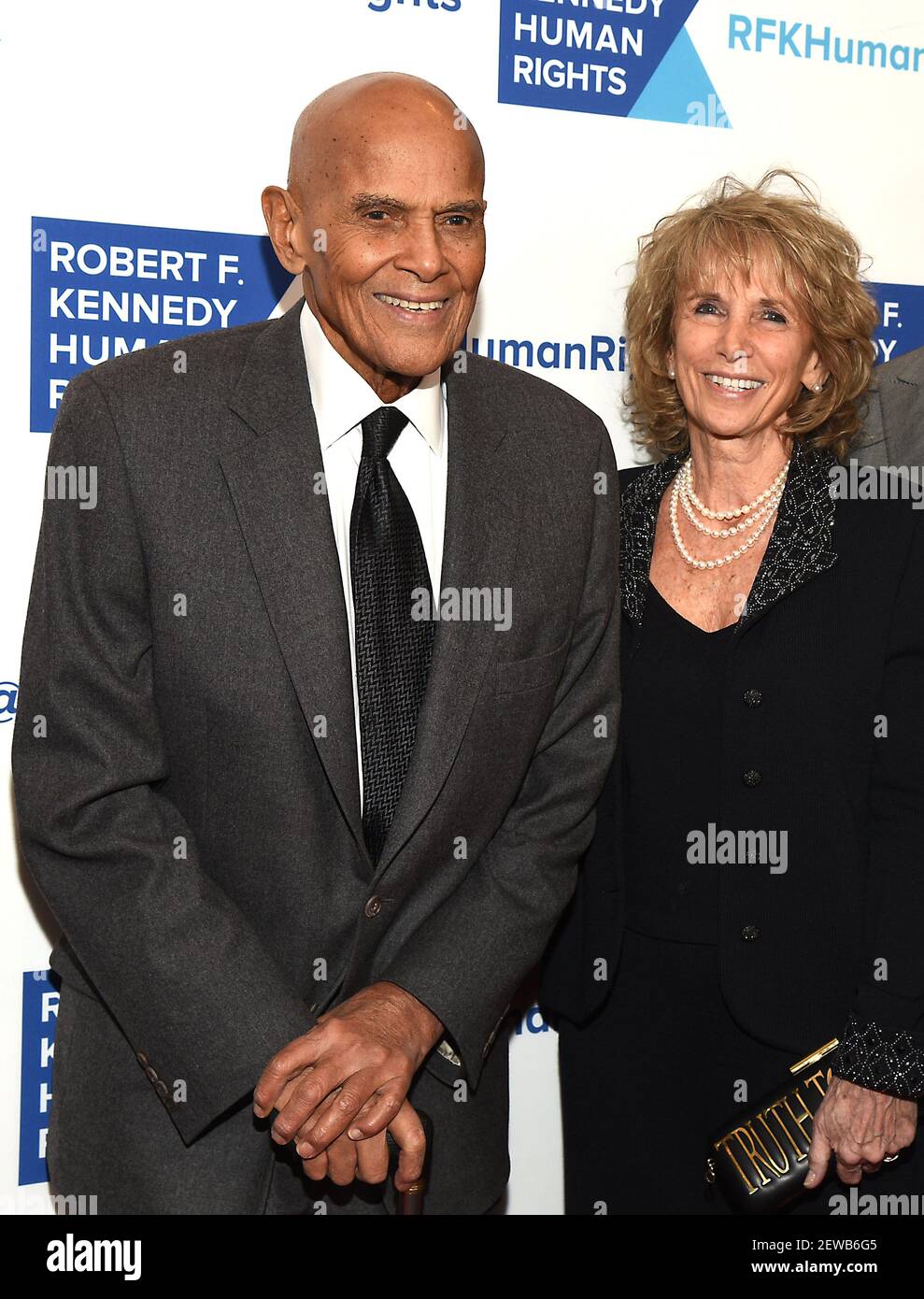 Harry Belafonte Und Seine Frau Pamela Belafonte New Yorker Premiere Von Arbitrage Statt Auf Walter Reade Theater New York City Usa Stockfotografie Alamy