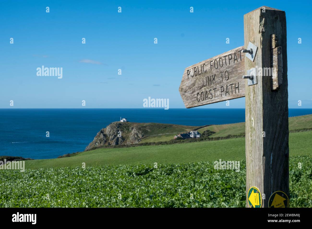 Wegweiser zum Küstenweg, Prawle Point, East Prawle, Devon. Coastguard Station Stockfoto