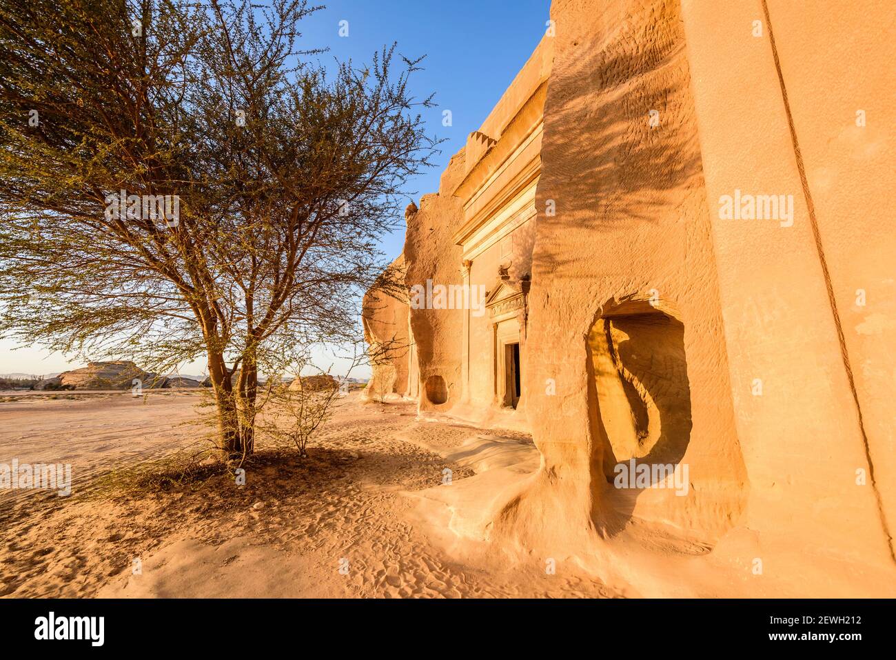 Hegra, auch bekannt als Mada’in Salih, oder Al-'ijr, archäologische Stätte, Nabatean geschnitzte Felshöhlen Gräber Stockfoto