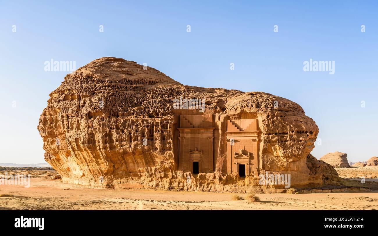 Hegra, auch bekannt als Mada’in Salih, oder Al-'ijr, archäologische Stätte, Nabatean geschnitzte Felshöhlen Gräber Stockfoto