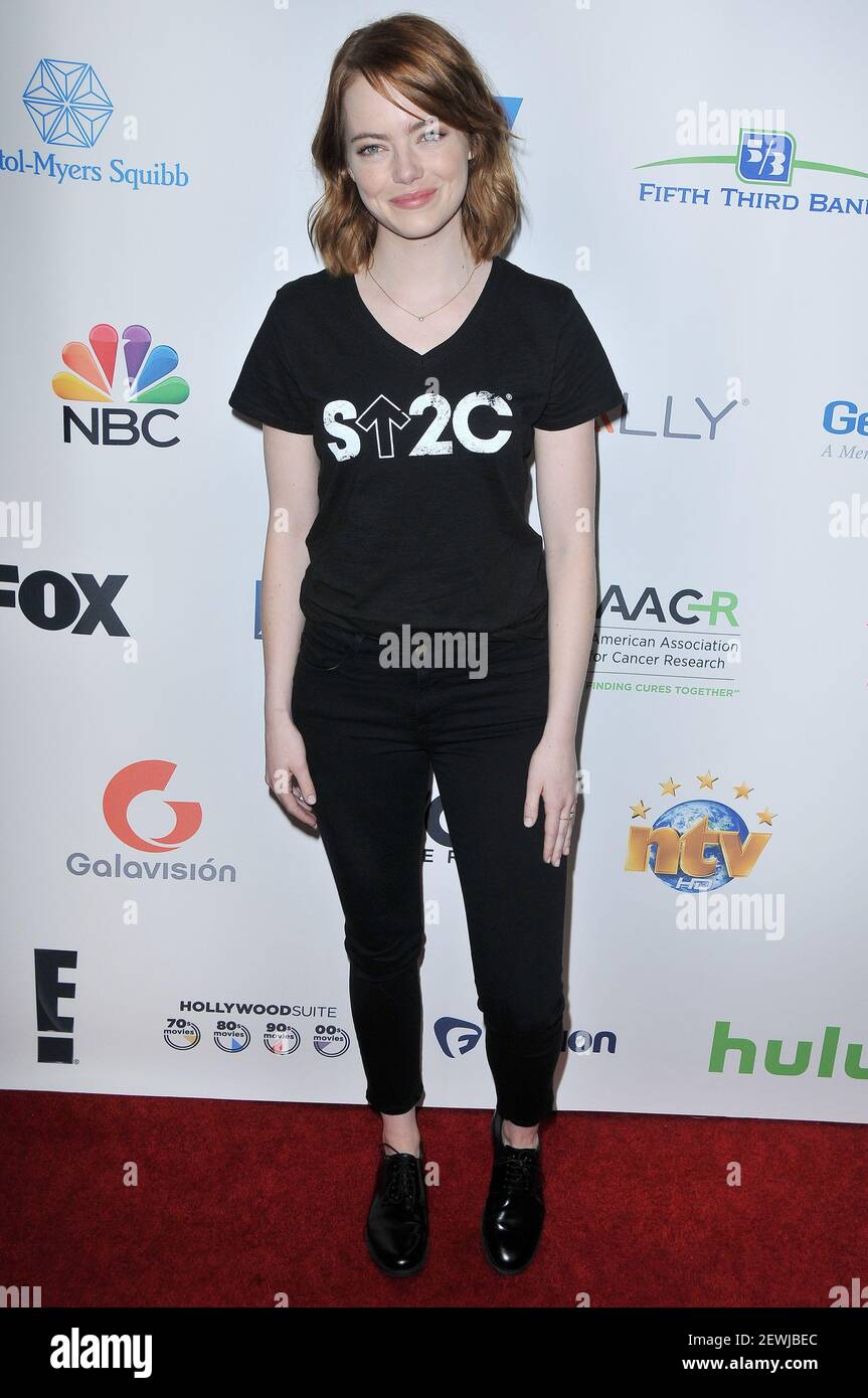 Emma Stone kommt am Stand Up to Cancer 2016 an, der am Freitag, den 9