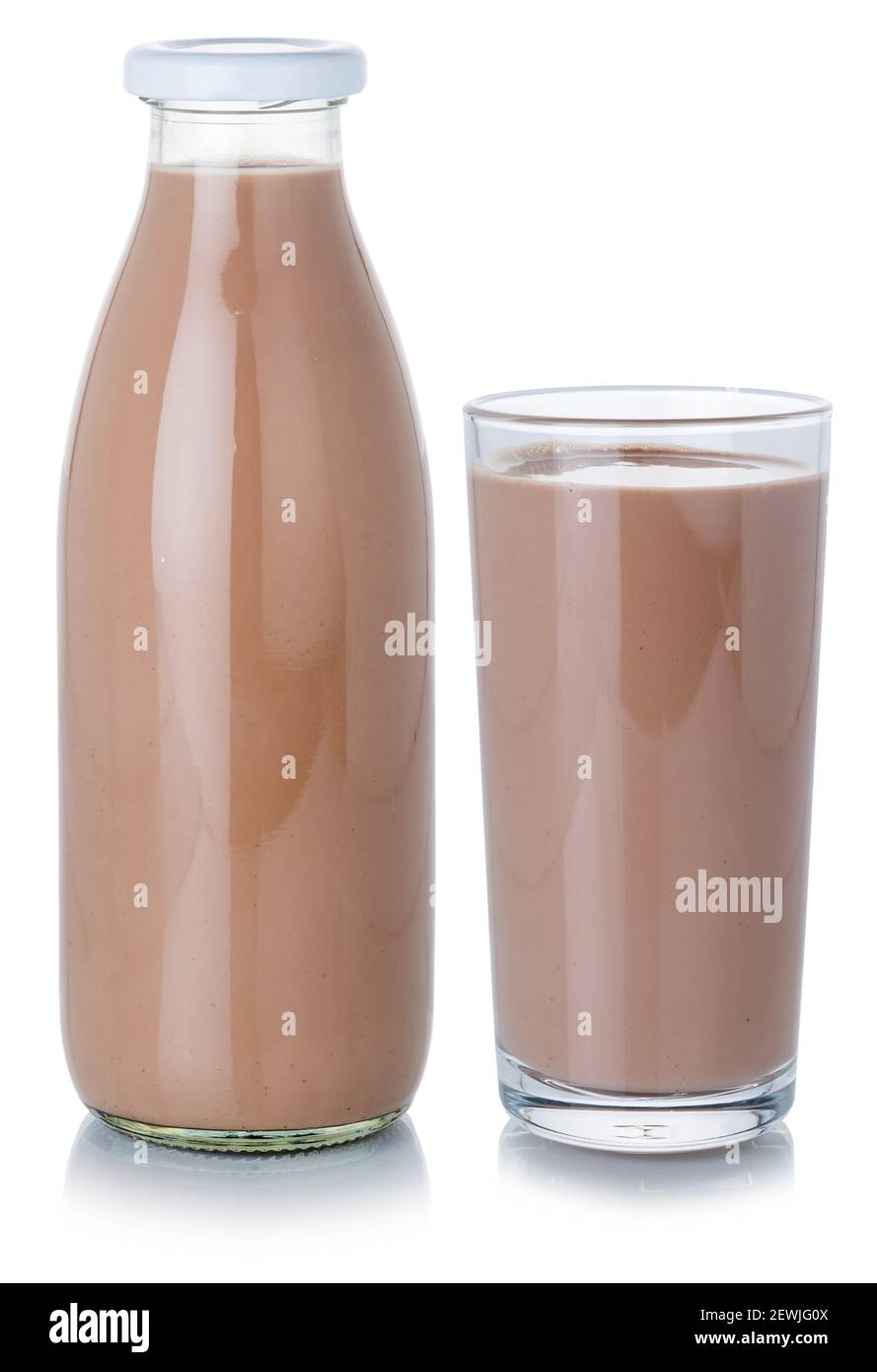 Schokolade Milch Shake Milchshake Getränk Getränkeflasche und Glas isoliert auf einem weißen Hintergrund. Stockfoto