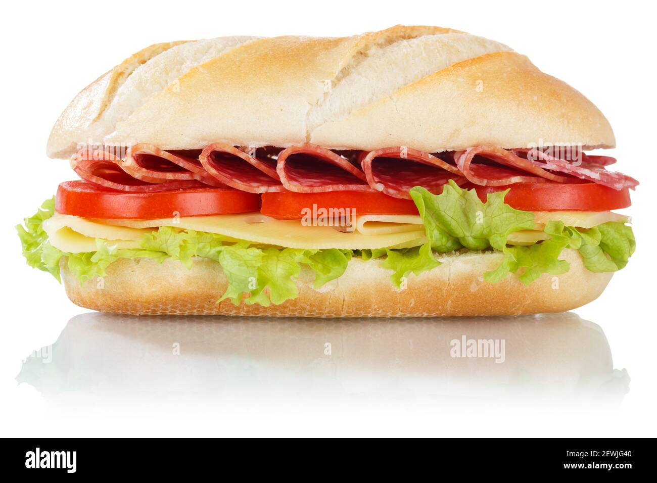 Sub Sandwich mit Salami Schinken und Käse von der Seite isoliert auf weißem Hintergrund. Stockfoto