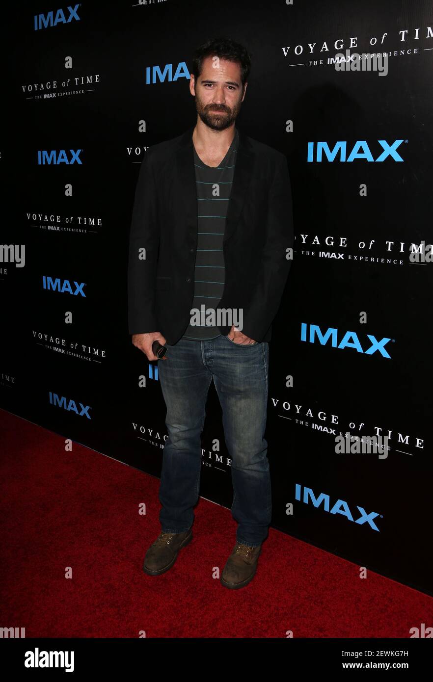 Manuel GarciaRulfo bei der Premiere von IMAX's 'Voyage of Time The