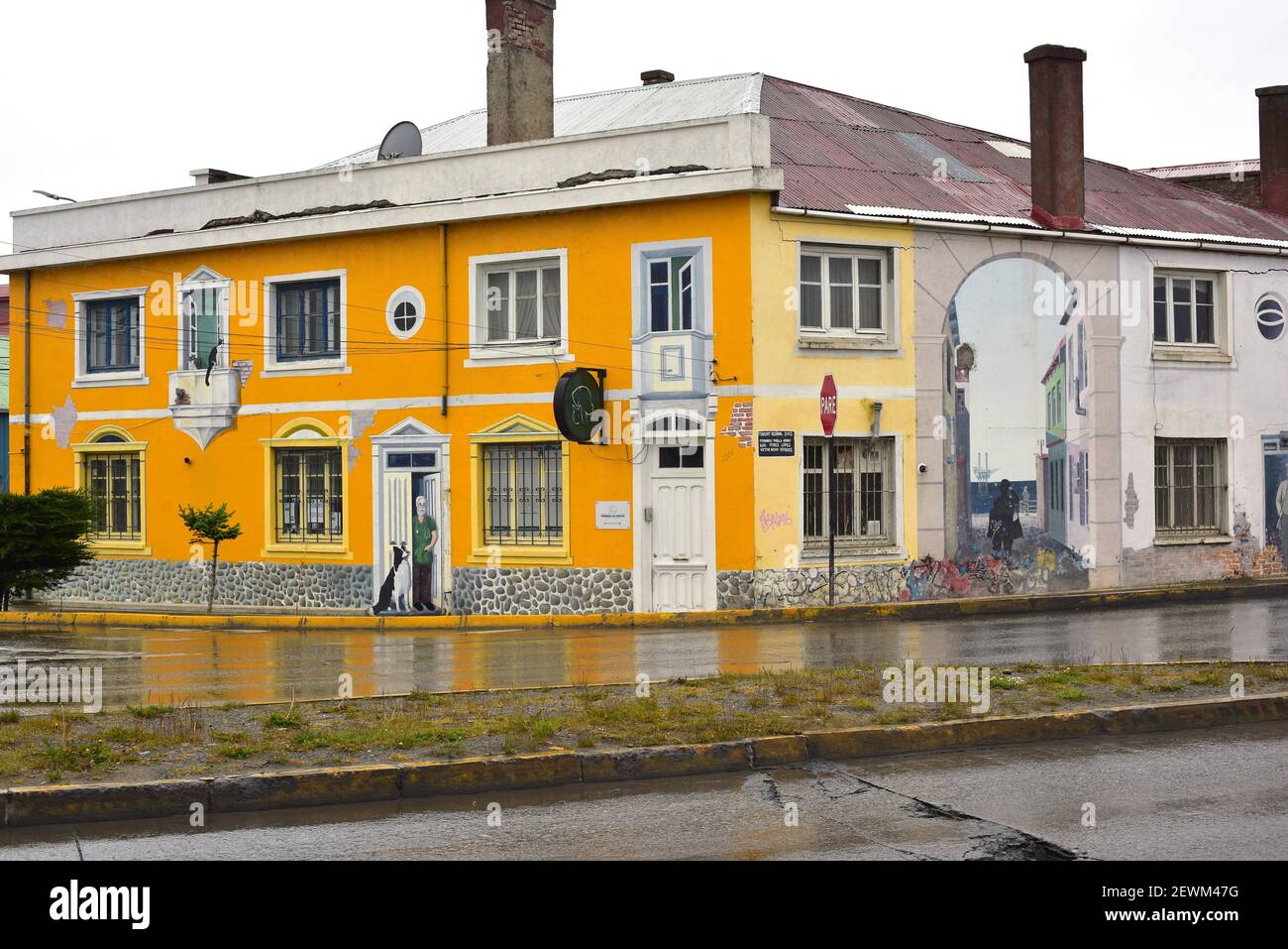 Punta Arenas Stadt. Hyperrealistische Graffiti. Provincia de Magallanes, Magallanes y Antartica Chilena. Stockfoto