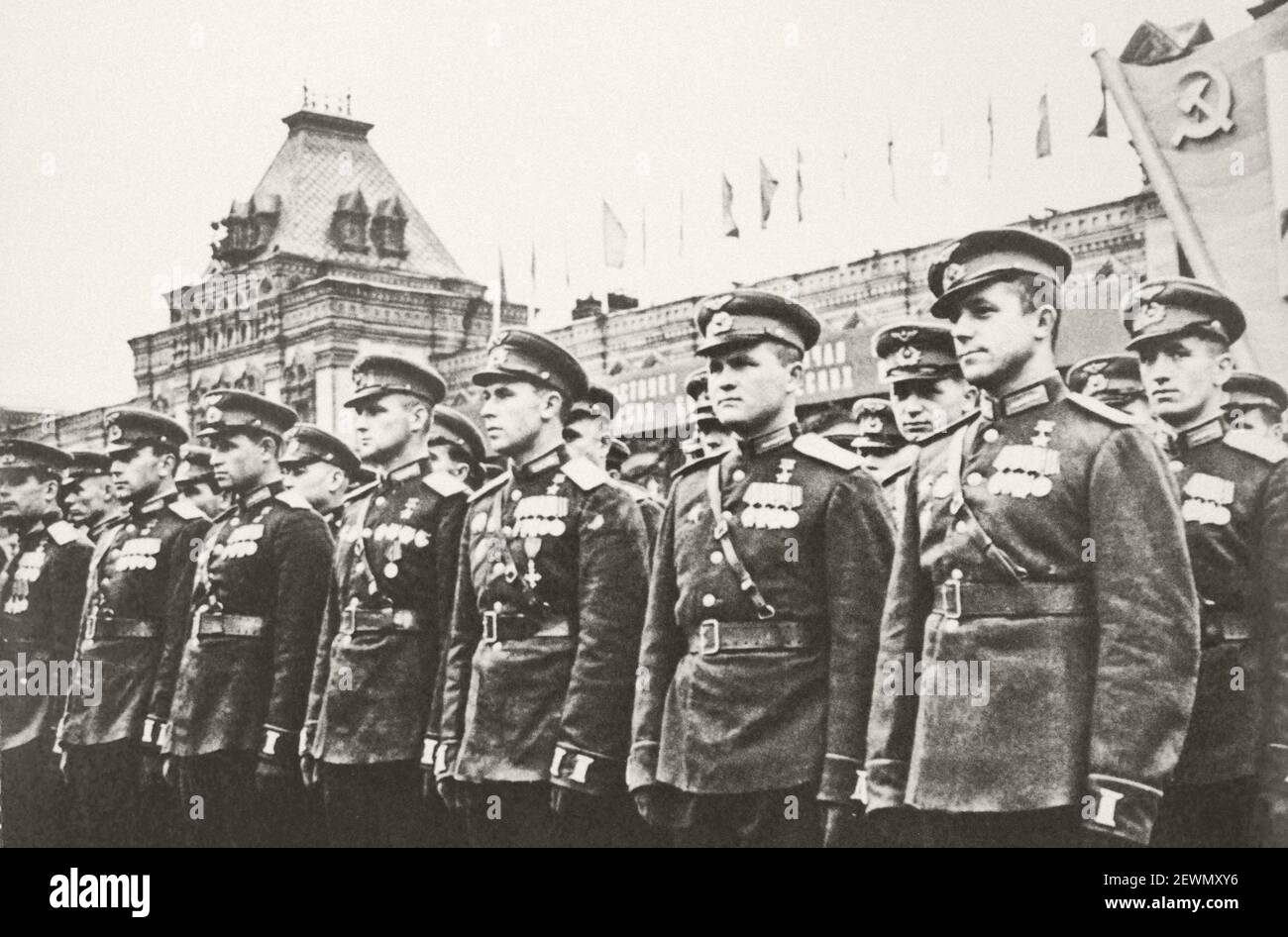 Die Piloten - die Teilnehmer an der Siegesparade auf dem Roten Platz in Moskau am 24. Juni 1945. Stockfoto