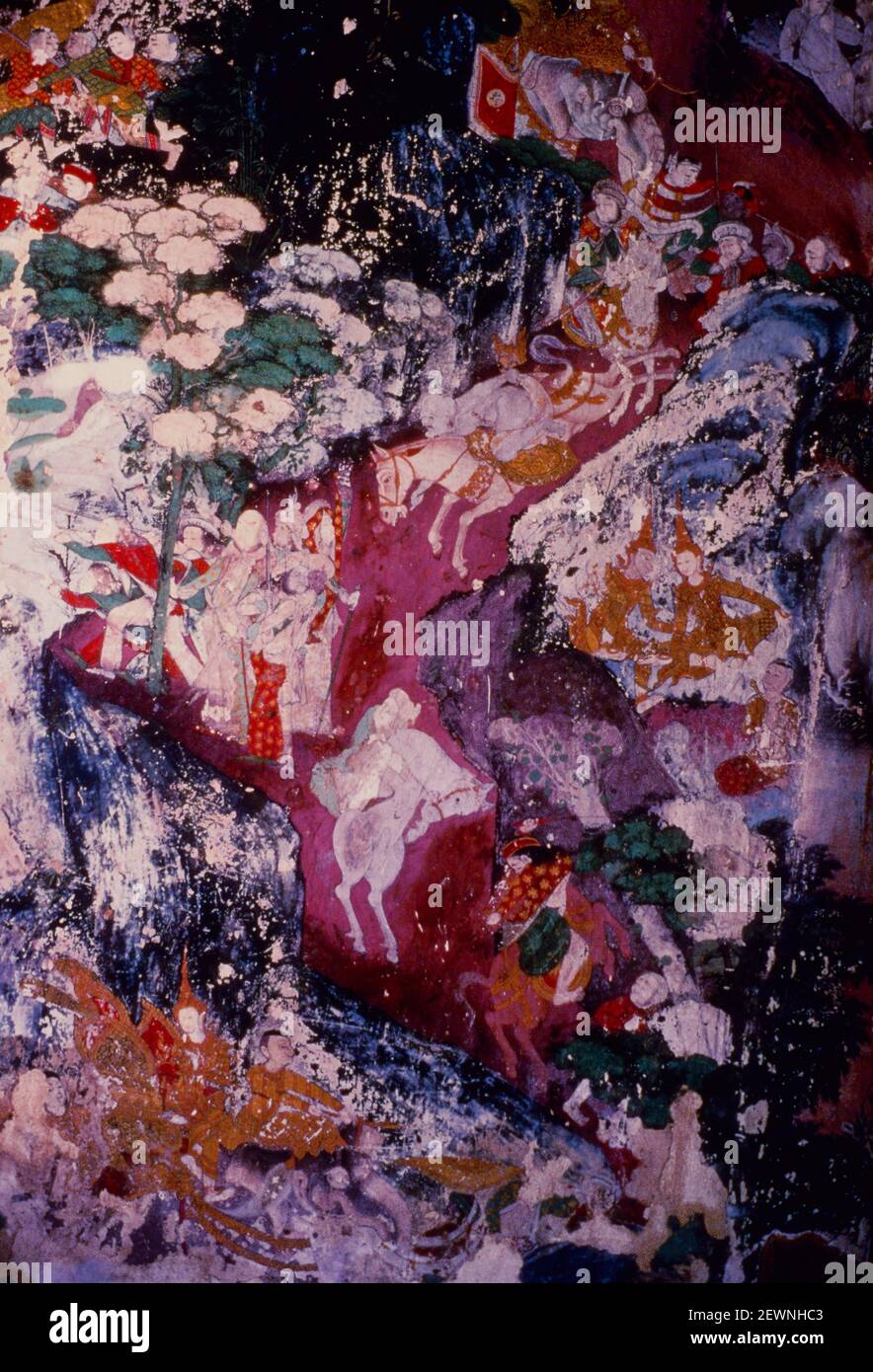 Die Armee des Königs Brahamadatta, Europäer, die die Stadt Videha angreifen, während der Weise flieht, gemalt von Khru Thong PE, Mitte der Nordwand, Wat Suwannaram, Stockfoto