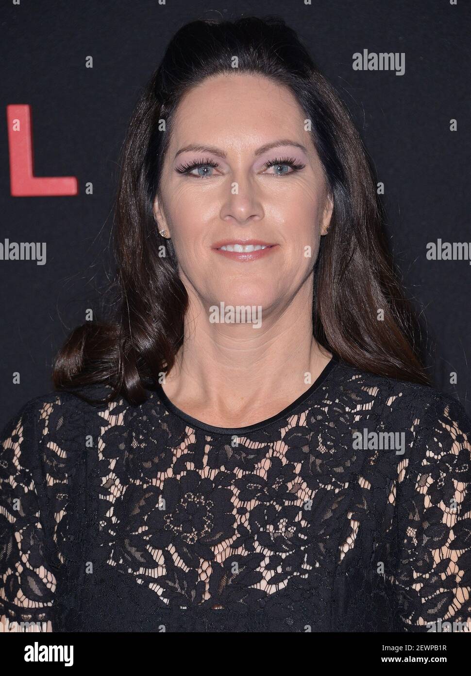 Der Executive Producer Isa Dick Hackett kommt bei Amazons "The man in the High Castle"-Premiere in der Saison 2 an, die am Donnerstag, 8. Dezember 2016, im Pacific Design Center in West Hollywood, CA, stattfand. (Foto von Sthanlee B. Mirador) *** Bitte benutzen Sie das Credit-Feld *** Stockfoto