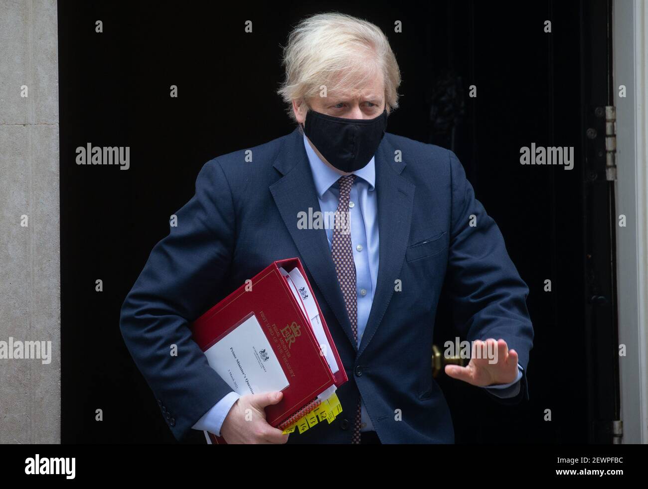London, Großbritannien. März 2021, 3rd. Der britische Premierminister Boris Johnson verlässt die Downing Street 10, um im Unterhaus Fragen des Premierministers zu stellen. Heute wird Rishi Sunak sein Budget liefern. Kredit: Mark Thomas/Alamy Live Nachrichten Stockfoto